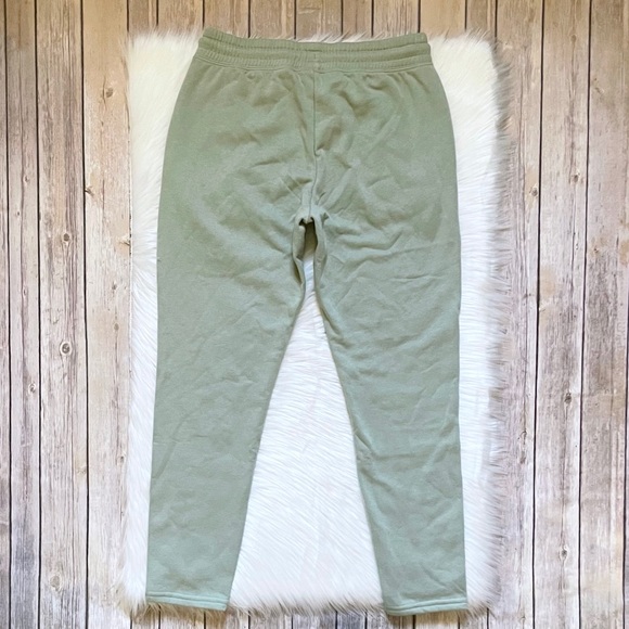 The North Face Women’s Crop Joggers In Tea Green - Picture 3 of 7